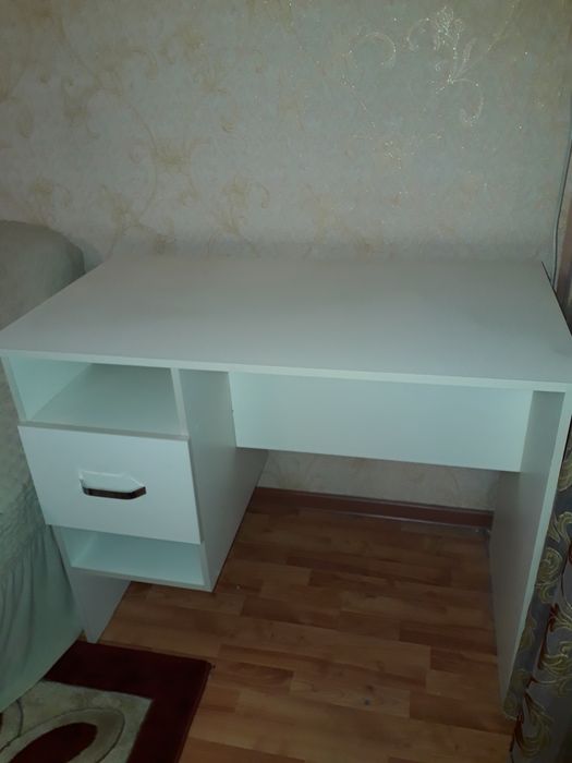 Продается Стол состояние нового