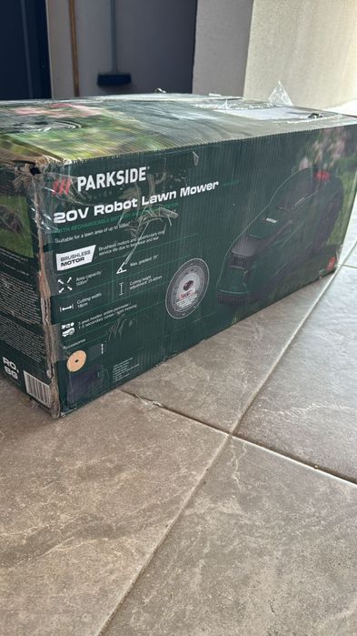 Robot de tuns iarba Parkside