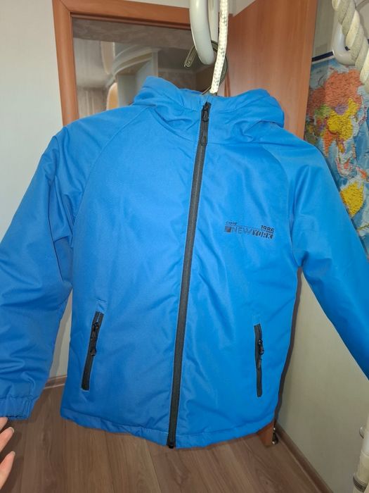 Продам детскую куртку.