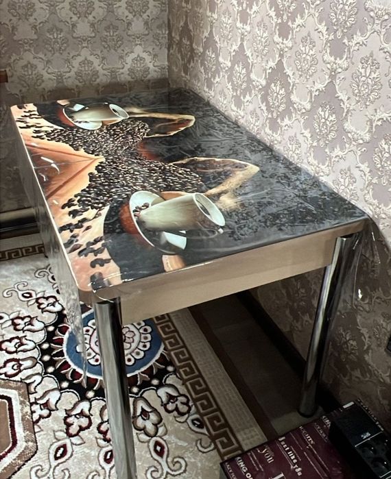 Продам кухонный стол