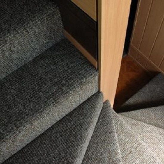 Поставяне на мокет и балатум и изкуствена трева