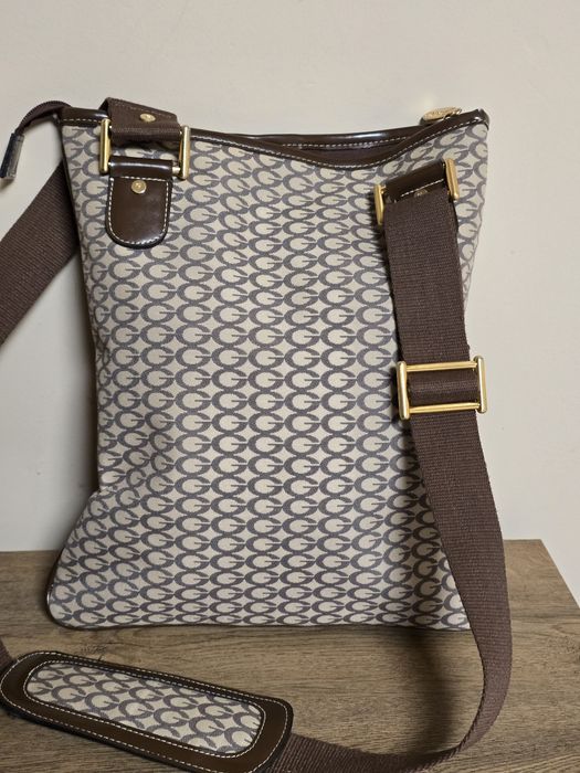 Guess оригинална чанта за през рамо