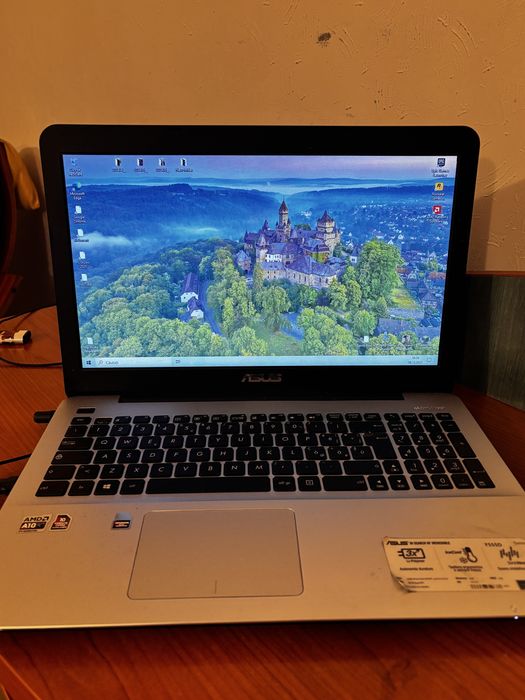 Vand urgent Leptop Asus f555D