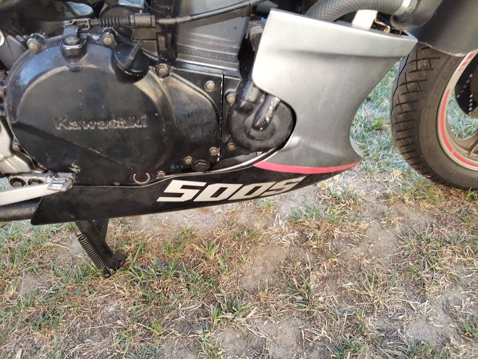 Motocicleta Kawasaki GPZ 500