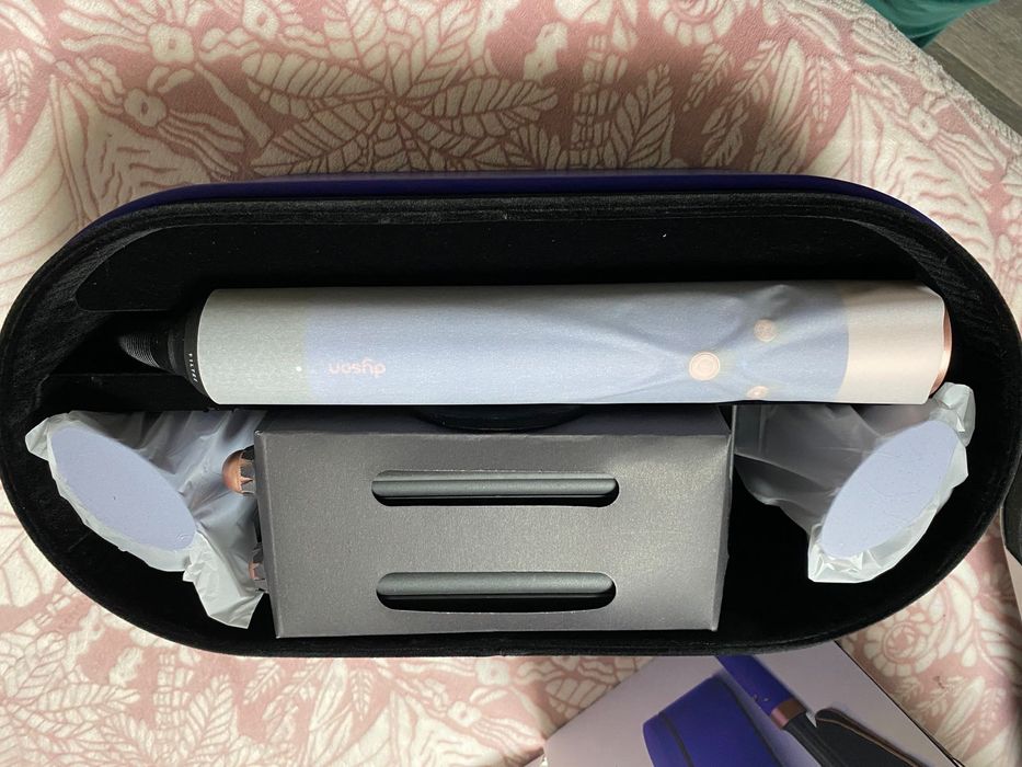 Продам Dyson новый ,не распечатанный