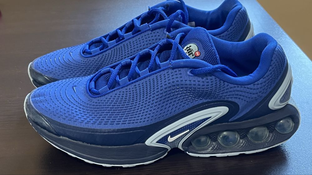 Маратонки NIKE DN