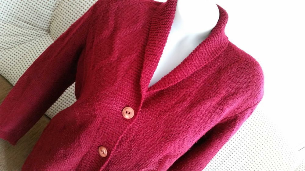 Топли, меки блузи, жилетки- 6 лв