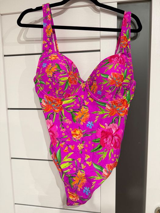 Нов цял бански XL