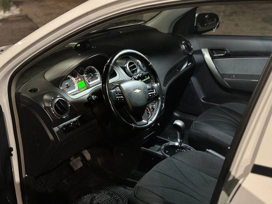 Нехиа 3 Сотилади ёки Арендага 7800$