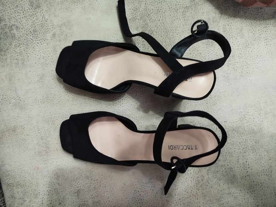 Босоножки женские