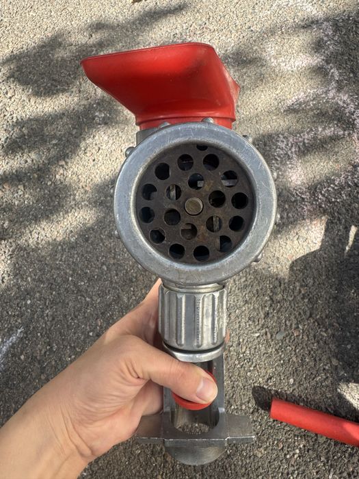 Продам советские мясорубки 2шт