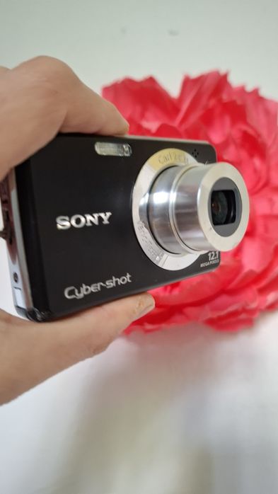 Компактен дитален фотоапарат Sony Cybershot DSC-W215