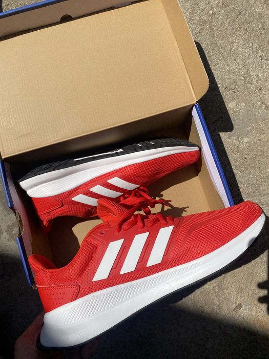 Чисто нови, но без кутия