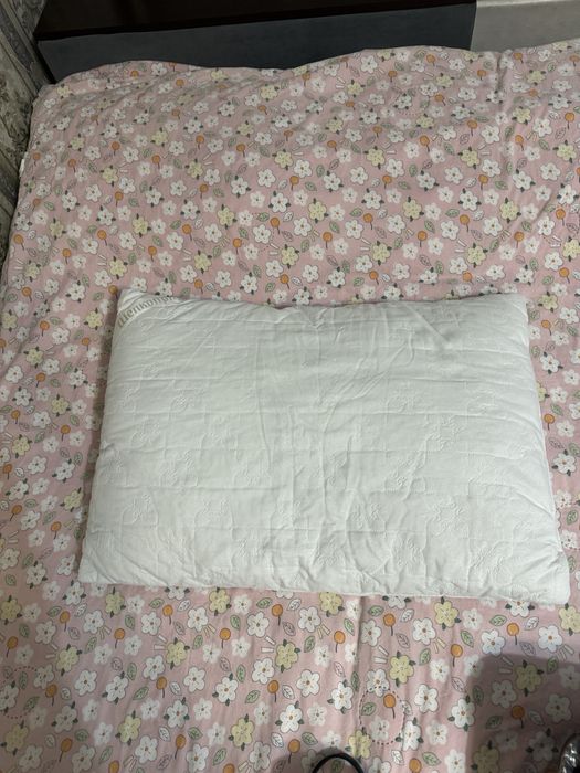 Продам подушку белое