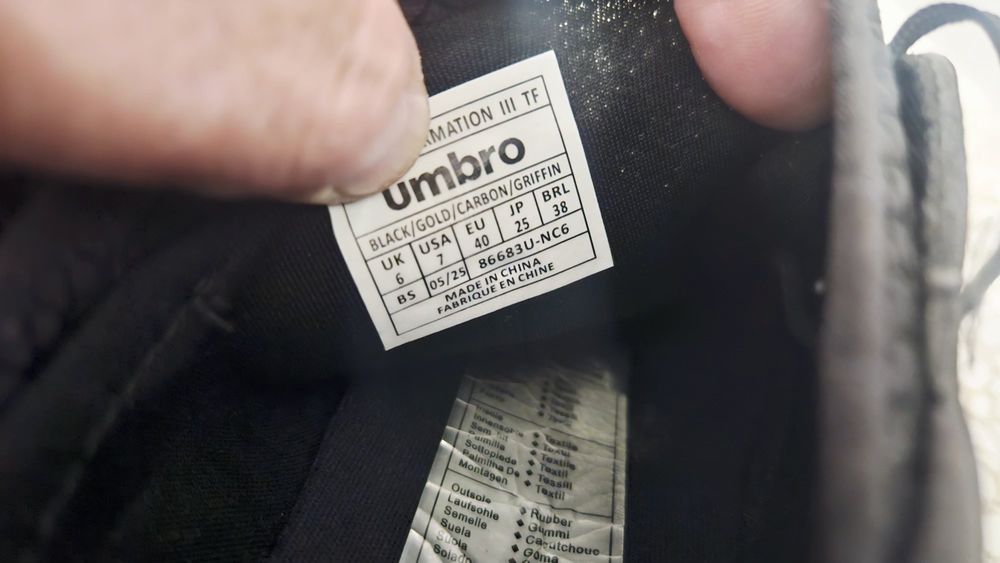 Ghete fotbal sintetic Umbro Formation 40 adidasi original  folosit