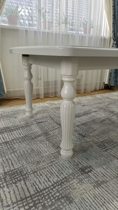 Стол раздвижной с 12 стульями