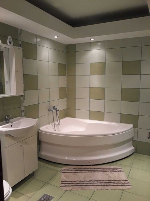 Inchiriez apartament cu 2 camere