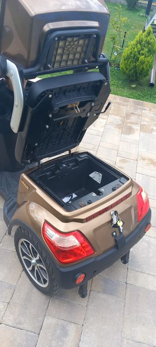 Scuter electric persoane cu dizabilități