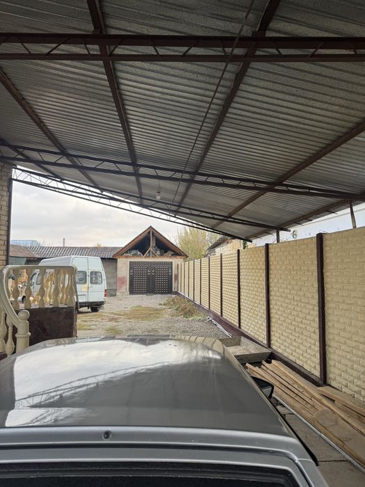 Продается дом с бассейном