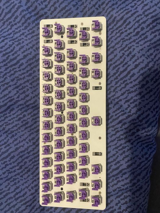 Razer Huntsman mini с лилави switches Като нова е малко използвана