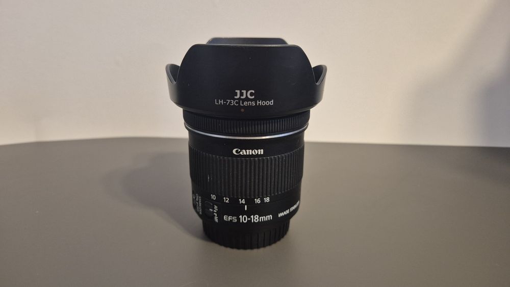 Canon 10-18mm f4.5-5.6 cu parasolar