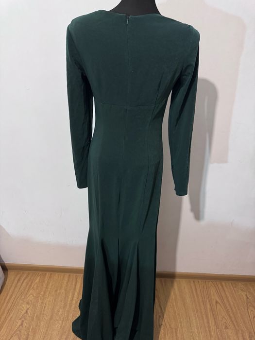 Платье вечернее зеленого цвета