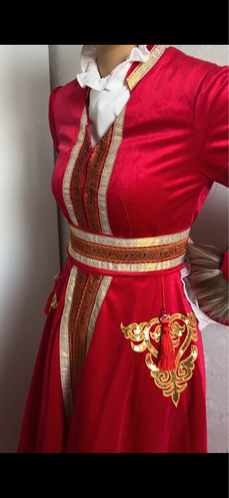 4 казахских костюма