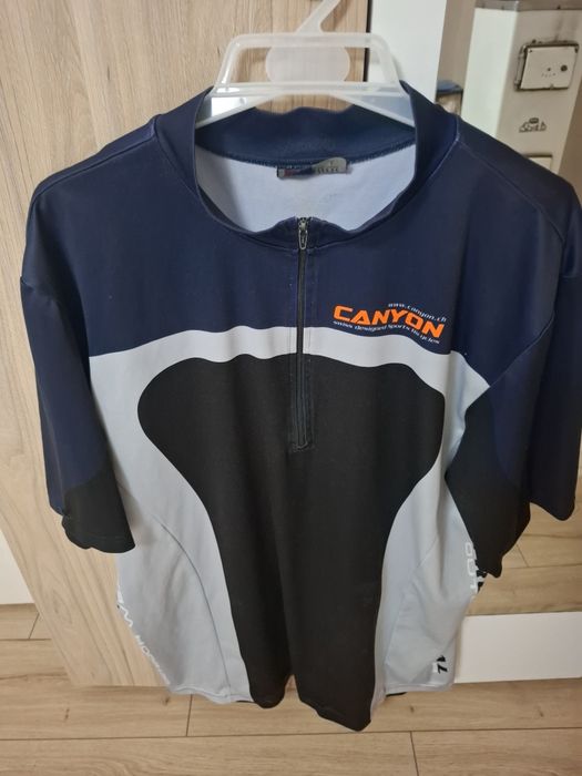 Vând tricou ciclism diferite culori și mărimi!