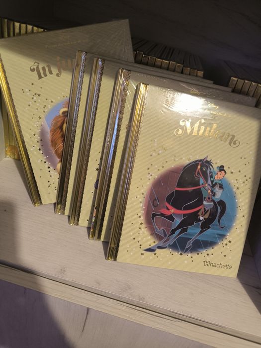 Vând cărți colecția Disney