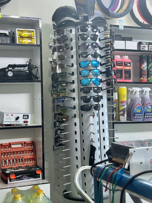 Стеклянные витрины, эконом панели, шкафы б/у