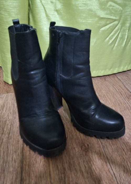 Продам женские ботильоны