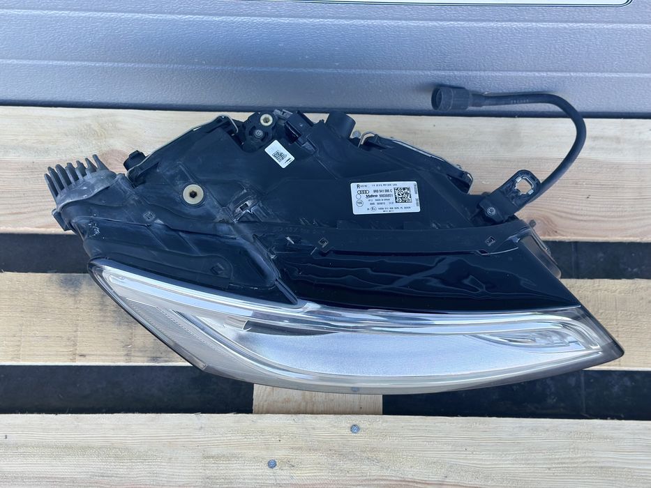Десен фар AUDI Q5 SQ5 8R0941006C