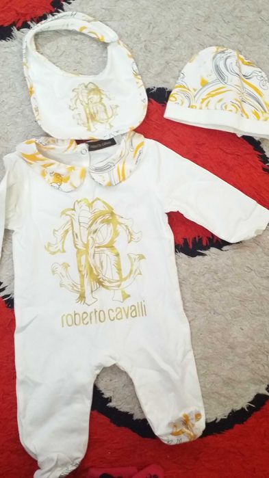 костюм на выписку  из роддома  от бренда ROBERTO CAVALLI