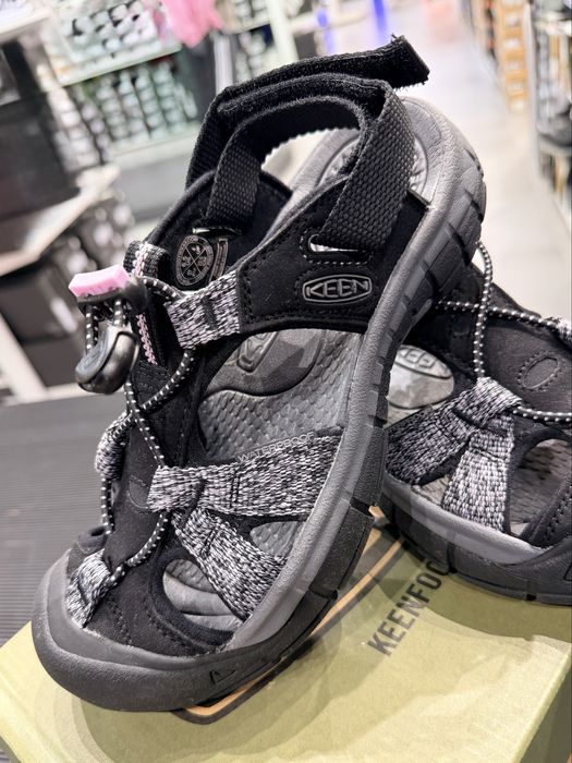 Keen sandale femei