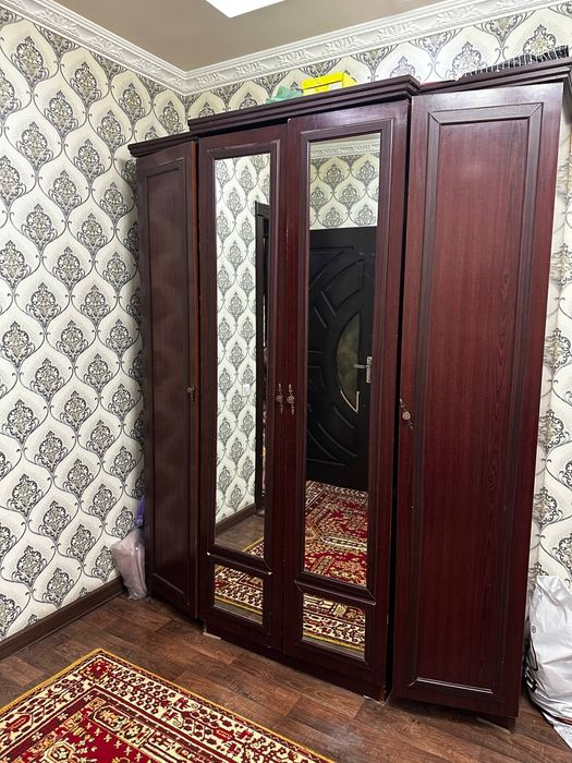 Шкаф срочно продаем