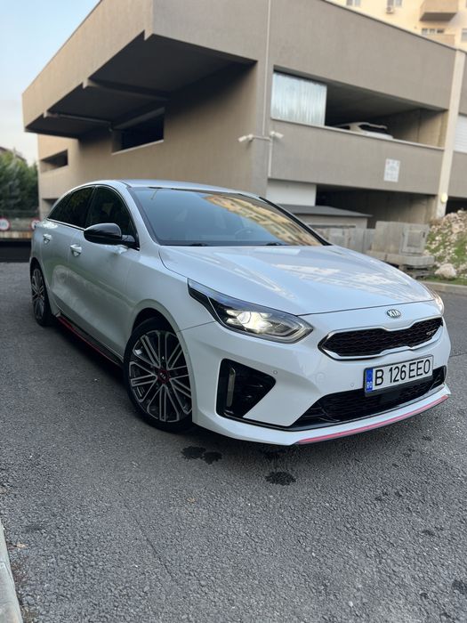 Kia Proceed GT - 204 HP - Deluxe White
