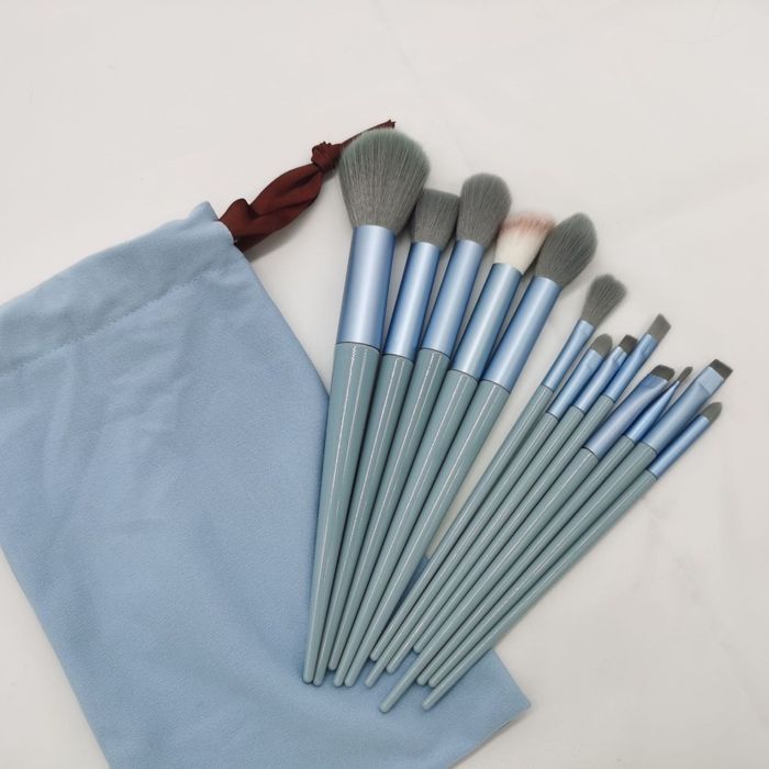 Комплект от 13 многофункционални четки за грим, пластмасови, зелени