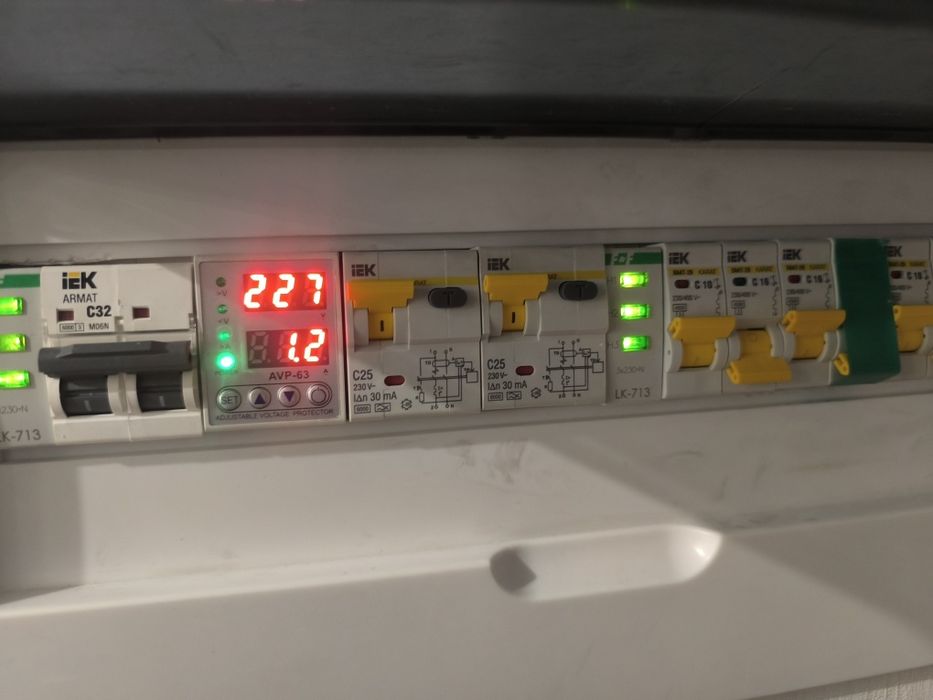 Электрик монтажник