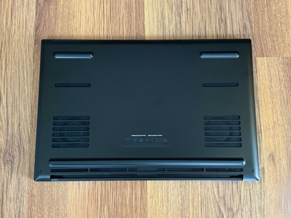 15.6' 2.5K 240Hz i7-13800H Razer Blade 32GB DDR5/1TB NVMe/Nvidia RTX 4070 8GB/Бат. 6ч