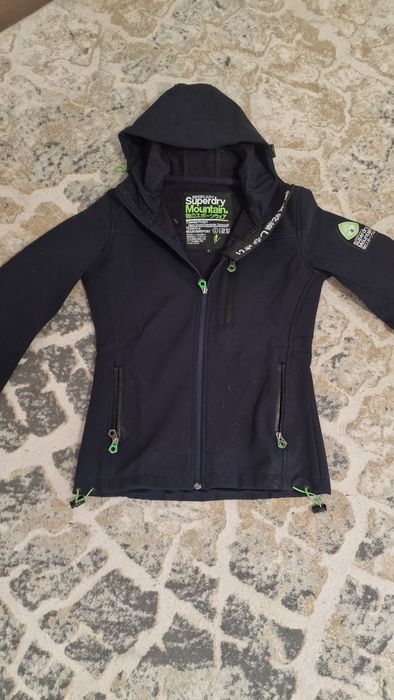 Куртки 2 обычные 1 лыжная