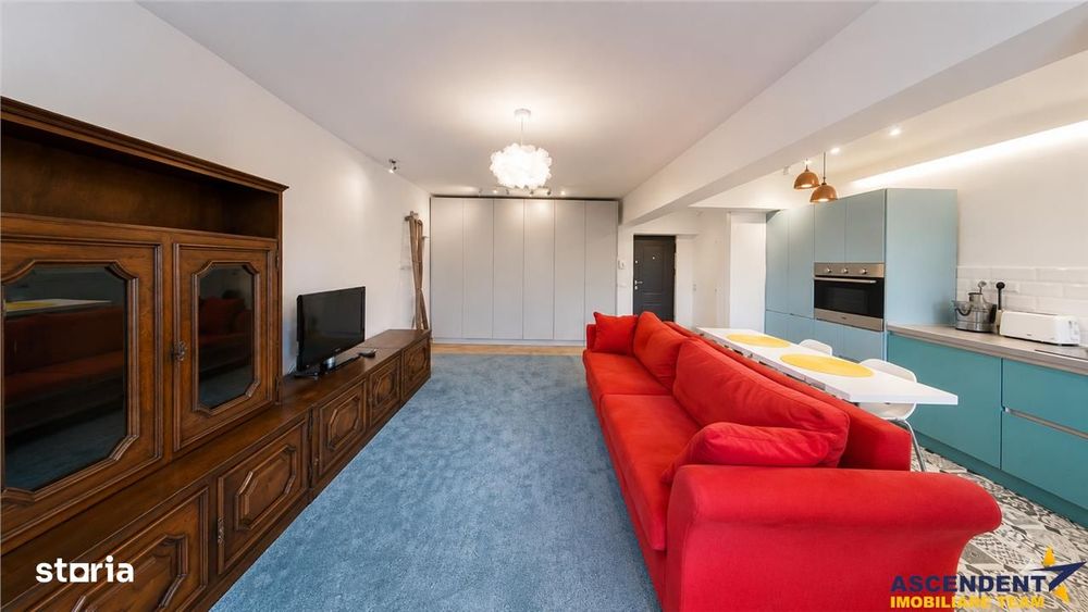 Decomandat si renovat, cu vedere spre gradina, Centrul Civic, Brasov