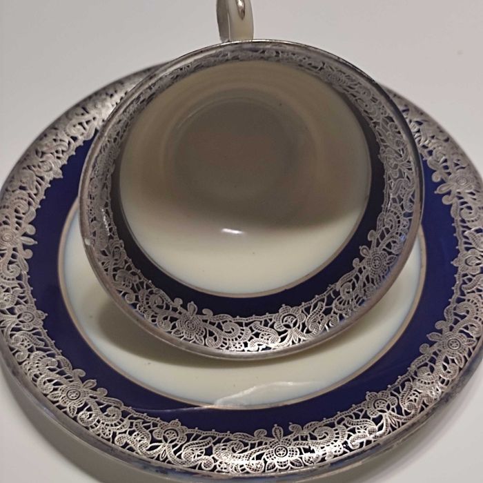 Антикварен Порцеланов Сервиз