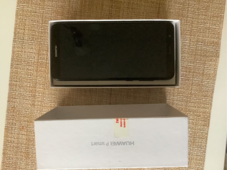 Смартфон HuaweiPsmart