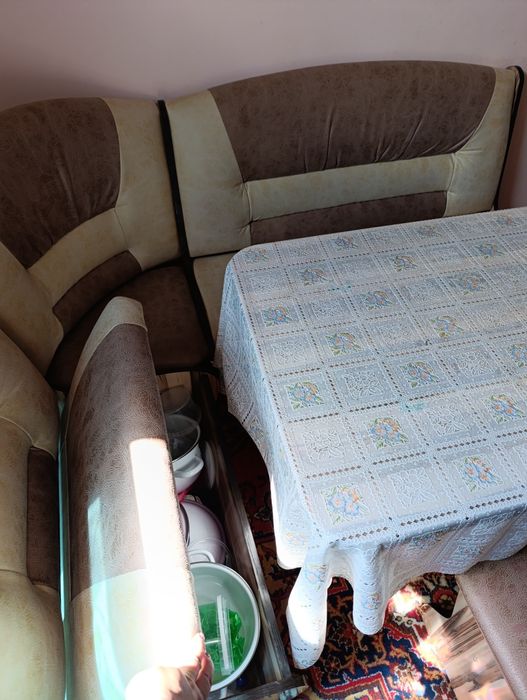 Үштік сатылады