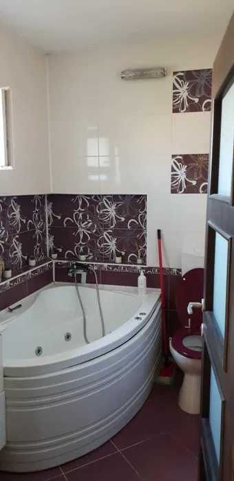 Apartement 3 camere la casa mobilat, utilat cu curte proprie