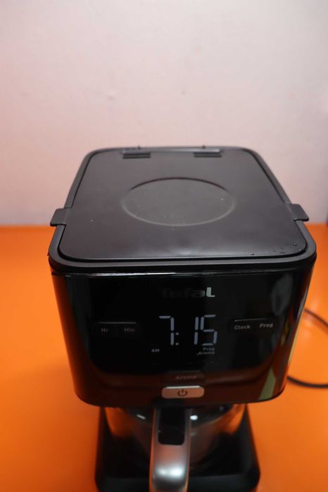 Програмируема филтърна кафемашина Tefal Smart'n Light CM600840/Черна, лек ДЕФЕКТ