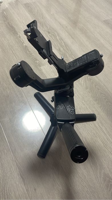 Stabilizator Zhiyun Weebill 2 - Gimbal 3 Axe cu Ecran Tactil