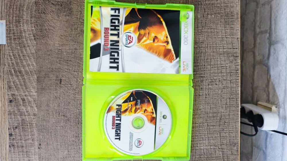 Xbox 360 Slim със игри