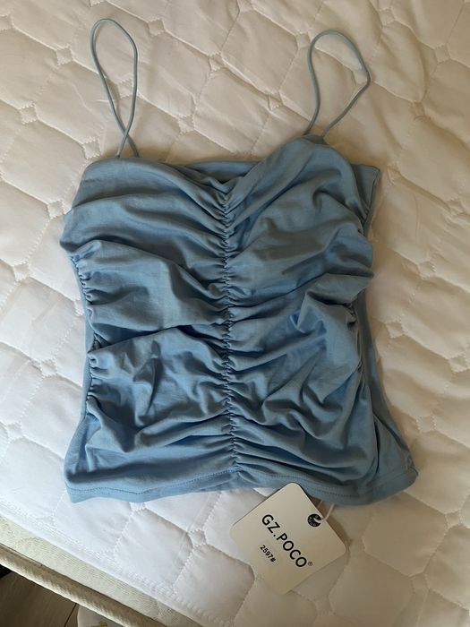 майка голубая новая