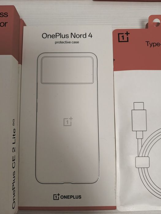 Huse, folie si cablu Oneplus